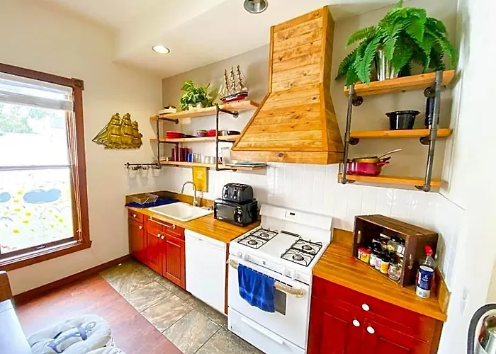 International Travelers House Downtown San Diego - Adults Only