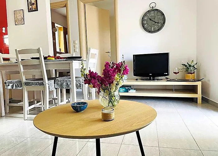 Cozy Nest - 2Min To Beach, 6Min Walk To Old Town