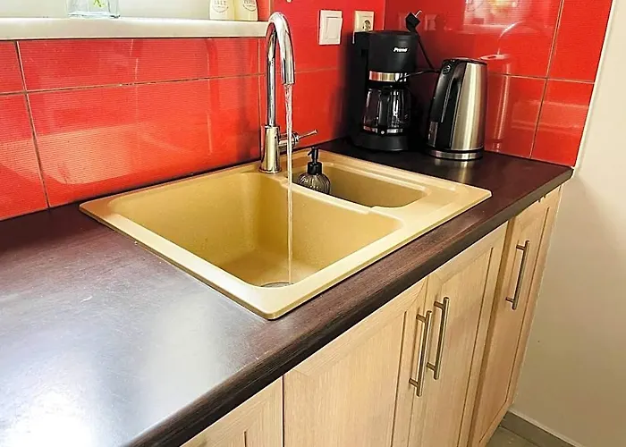 Cozy Nest - 2Min To Beach, 6Min Walk To Old Town