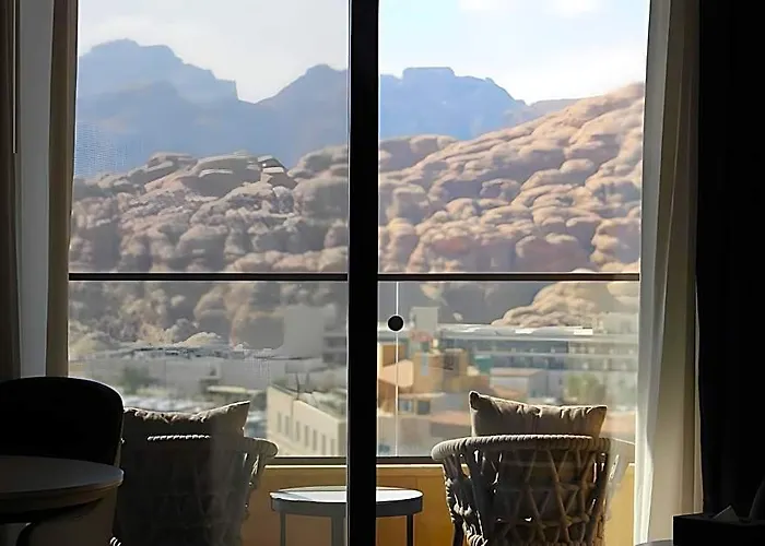H Luxury Hotel