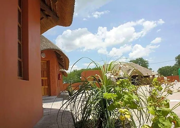 Kessa'S Chalets Guest House
