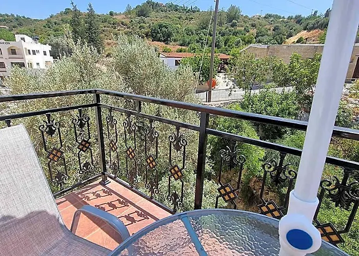 Potamos Guest House