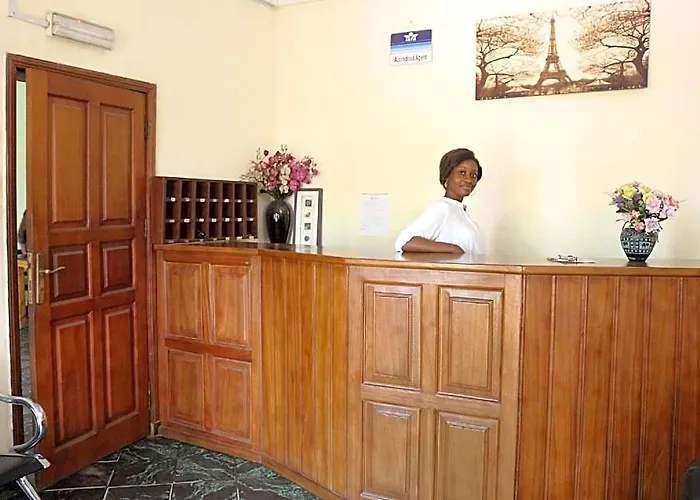Tourist Castle Hotel And Suites