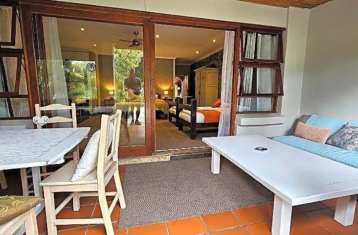 Tube N Axe Lodge And Backpackers
