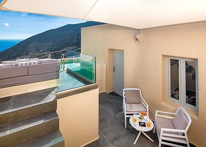 Skyfall Suites - Adults Only