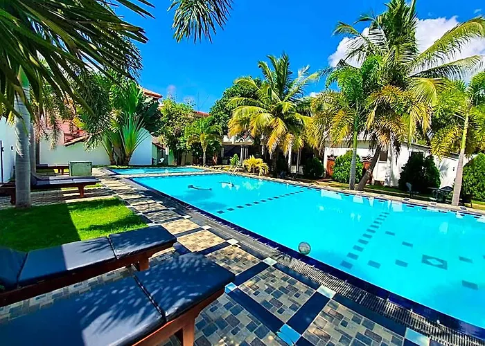 Peacock Reach Hotel