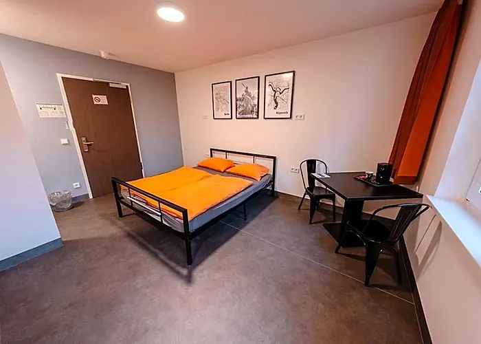 Neohostel