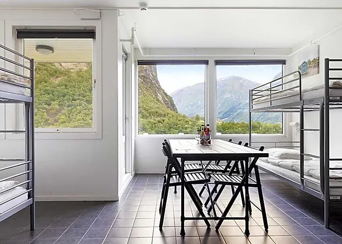 Trolltunga Hostel