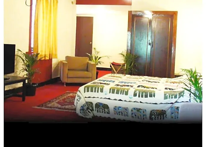 Goroomgo Swastik Guest House Varanasi