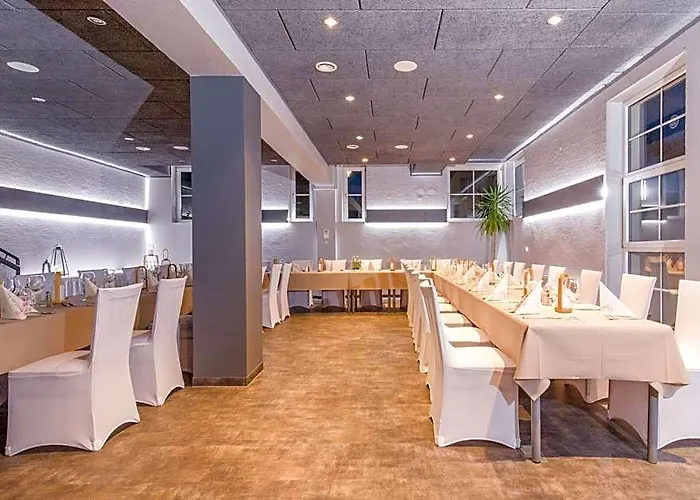 Hotel & Restaurant 5 Linden