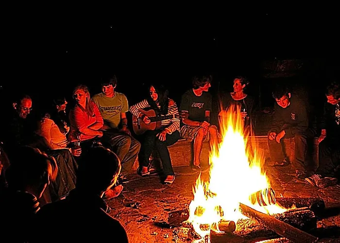 Tube N Axe Lodge And Backpackers