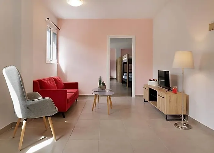 Local Hostel & Suites
