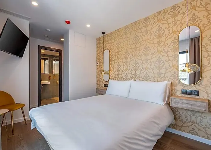 The Orange House Boutique Hotel And Upstairs Rooftop Bar Center Of La Cala De Mijas 100M From The Beach