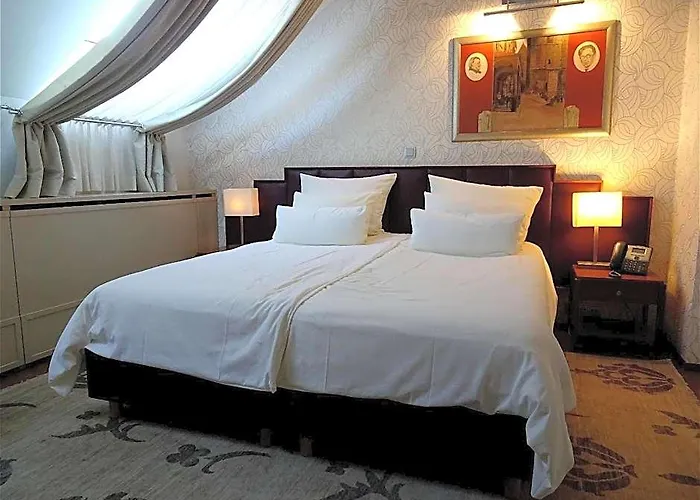 Hotel Mitra, Story Hotels