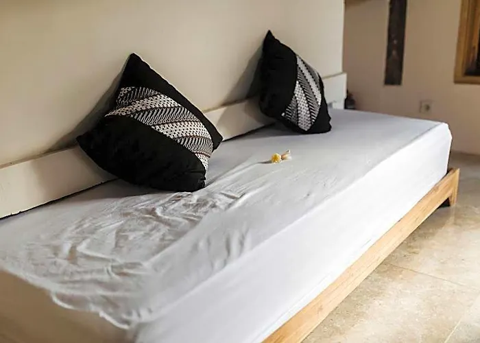 Kalyssa Beach Bungalows