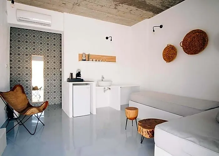 Mesanto Luxury Suites
