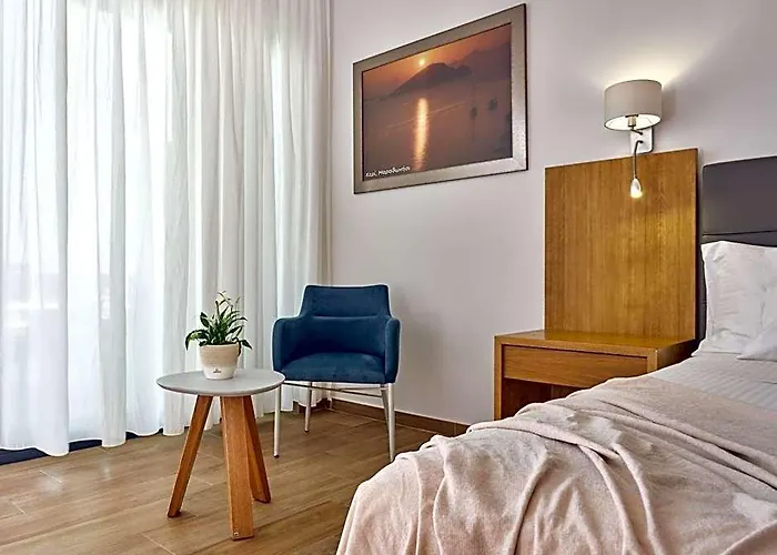 Cavo Orient Beach Hotel & Suites