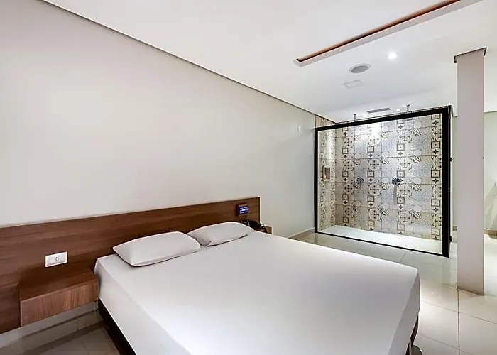 Plaza Motel (Adults Only)