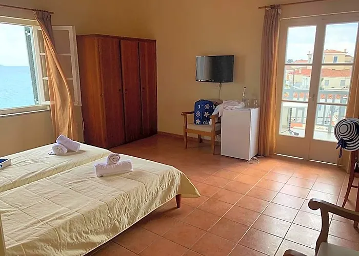 A Hotel Faros
