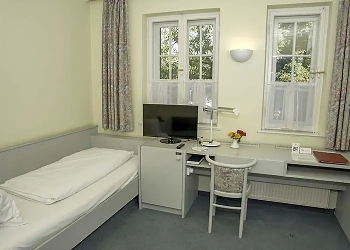 Hotel Gautinger Hof - Ruhig im Fünf-Seen-Land nahe S-Bahn und München