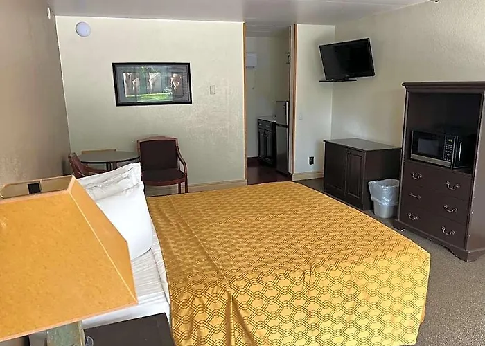 Amber'S Inn And Suites