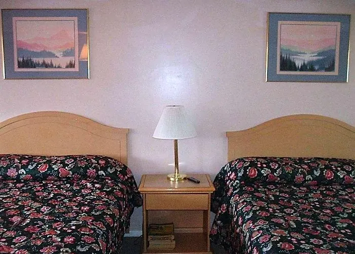 Fels Three Crown Motel