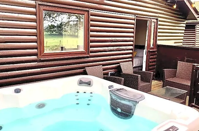 Keer Side Lodge, Luxury Lodge With Private Hot Tub At Pine Lake Resort