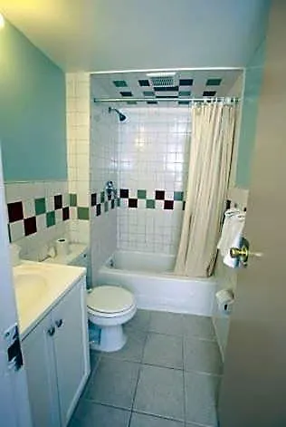 Meadowbrook Motor Lodge