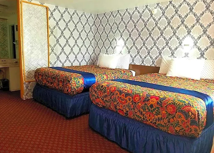 Town House Motor Inn