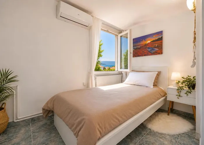 Little Villa - Walk To The Beach