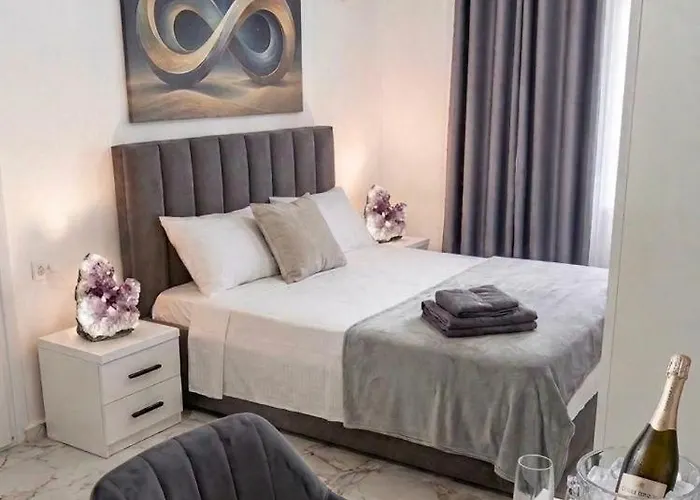Rozafa Guest Room Center