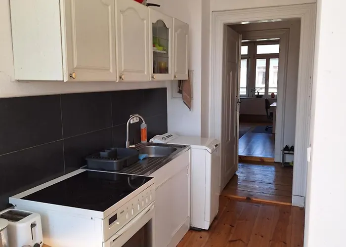 Helles geteiltes Mehrbettzimmer