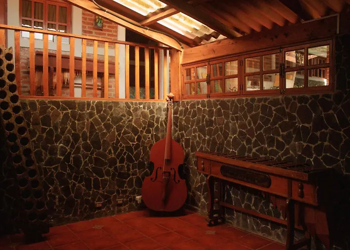 Cozy Countryside Lodge In Ataco With Tropical Gardens