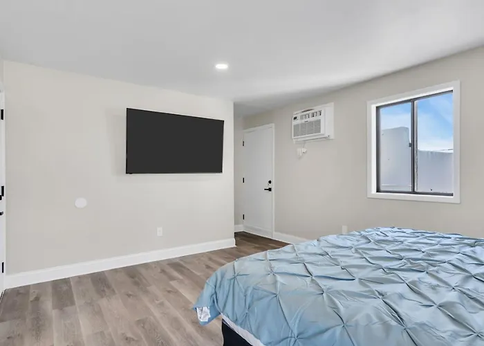 Steps To Boardwalk W Pool, Free Parking Jersey Shore Stay