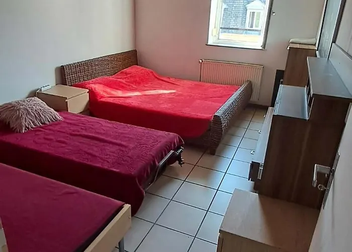 Lit dans une salle Bett im Zimmer