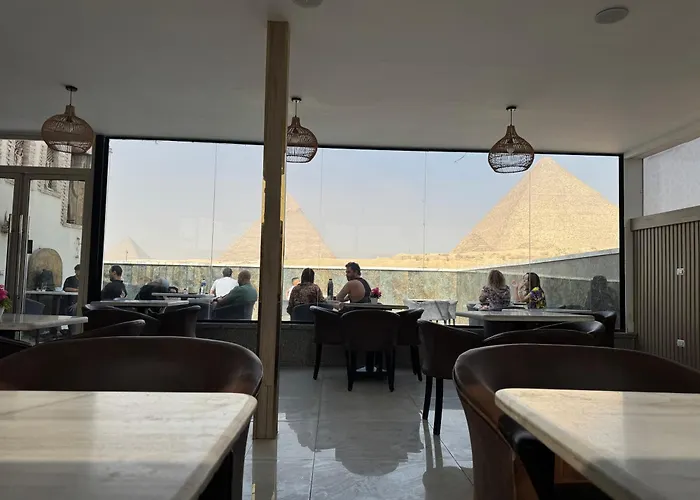 Comfort Pyramids Inn