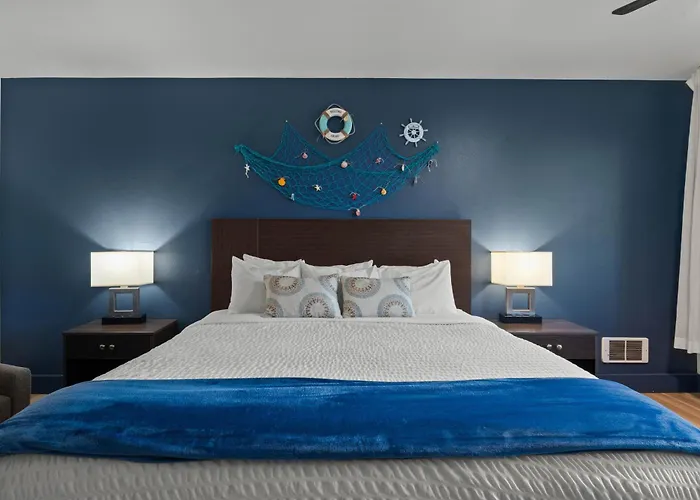 Sunset Haven Oceanfront Hotel