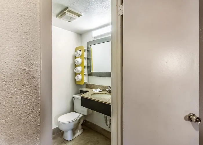 Hotel Elizabeth Near Newark Liberty International Airport New Jersey
