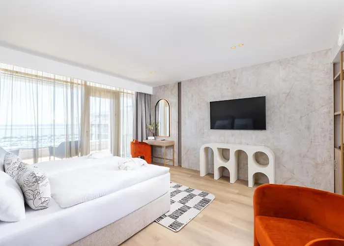 BIRGÉS HOTEL Lifestyle&View