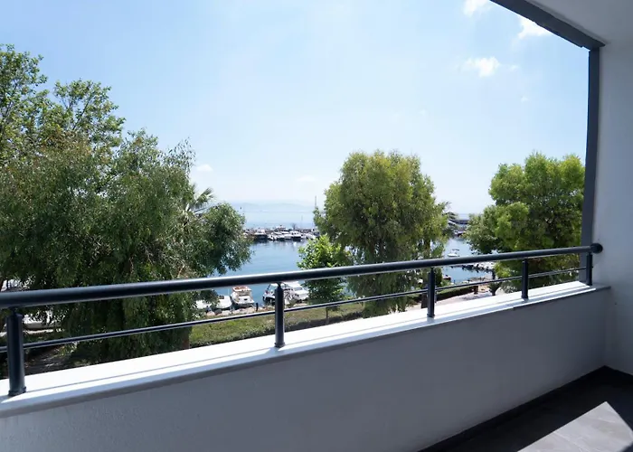 Kiyi Hotel Restaurant