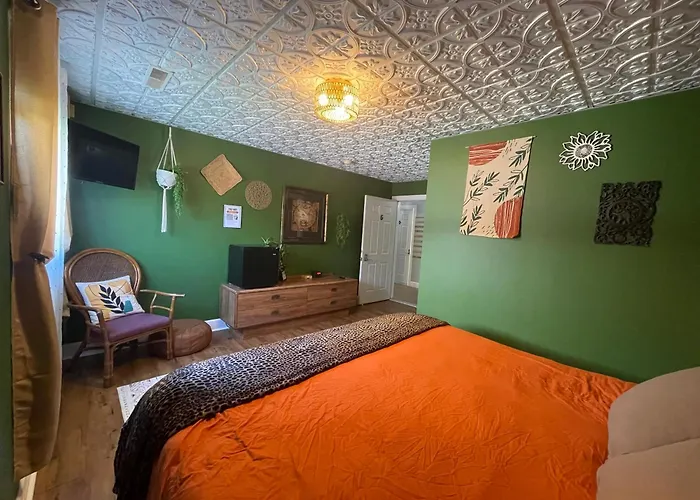 Monroe Street Suites