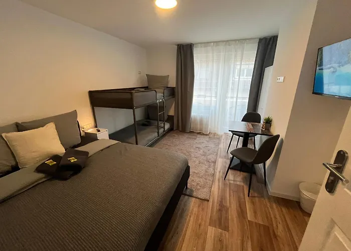 City Hub Room 25 - Mit Balkon