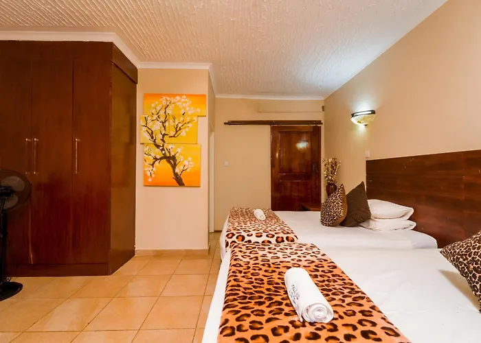 Guest Paradise Lodge
