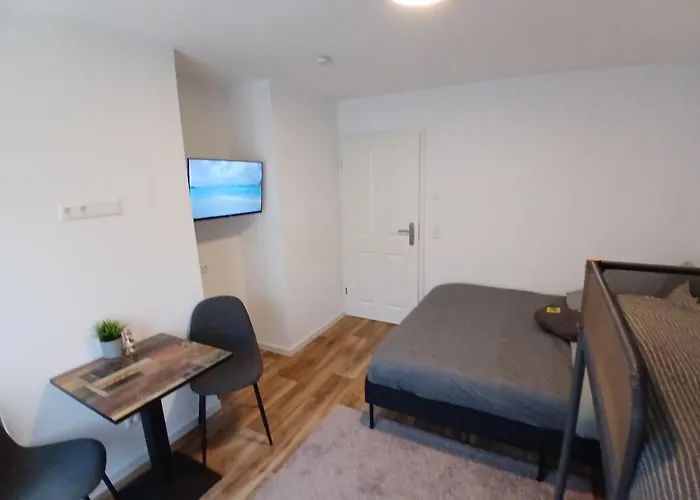 City Hub Room 24 - Mit Balkon