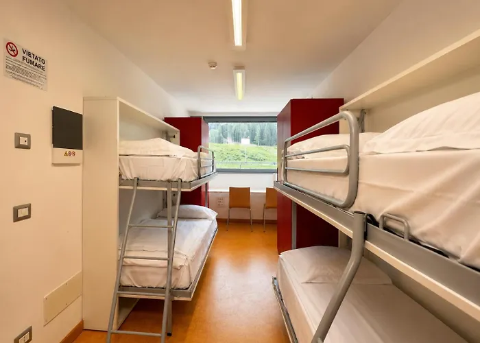 Mountains Hostel - Lago Di Tesero