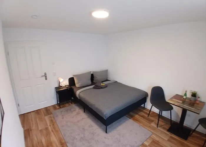 City Hub Room 23 - Mit Balkon
