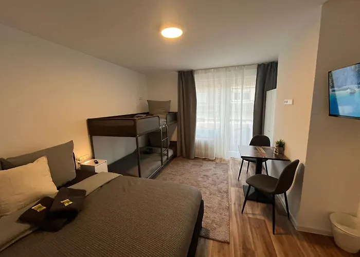 City Hub Room 25 - Mit Balkon