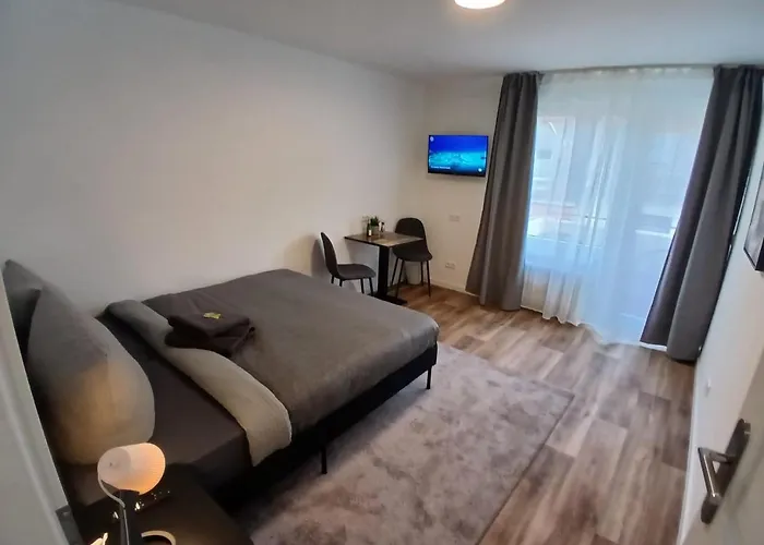 City Hub Room 23 - Mit Balkon