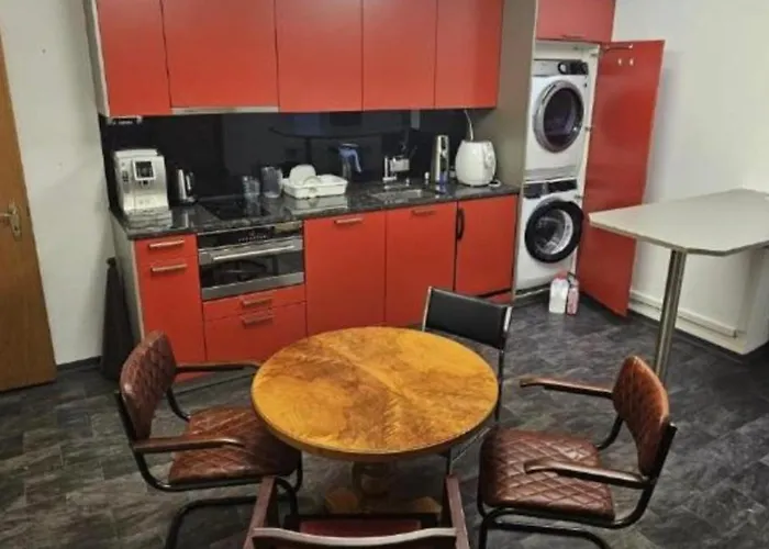 Pluto - Private Room With Shared Kitchen Shower And Toilet - Chur Old Town