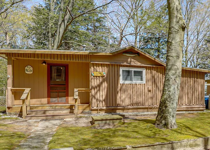 Private Community Beach! Family Cabin In Ludington